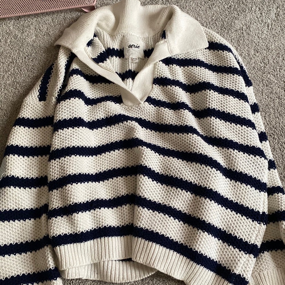 COPY - Boho Asthetic That Girl Aerie Crochet Cuffed Top